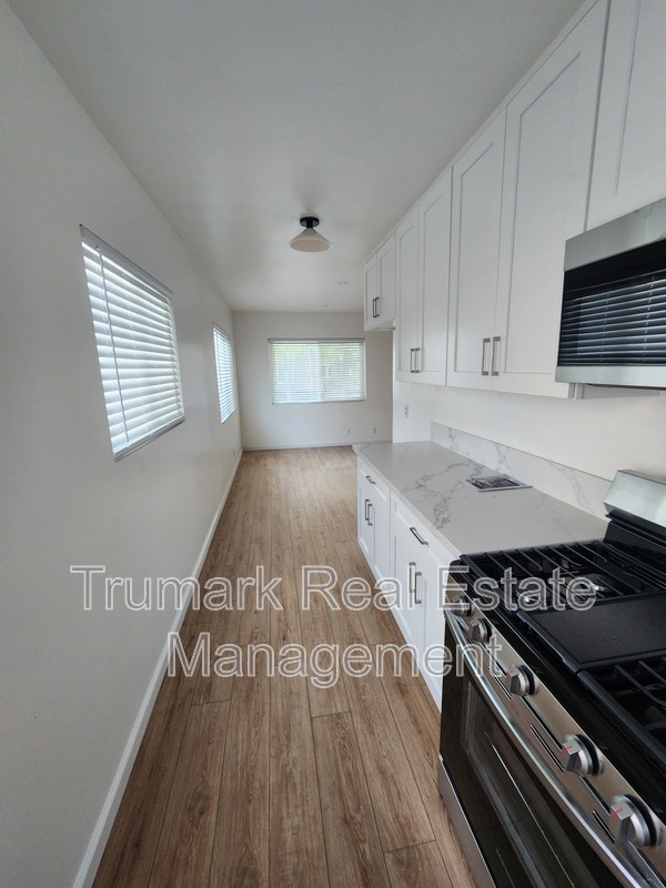 Glendale Condo: 505 Irving Ave