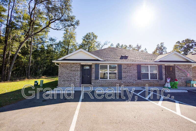 Milton Condo: 6806 Whitney Polk Ct.