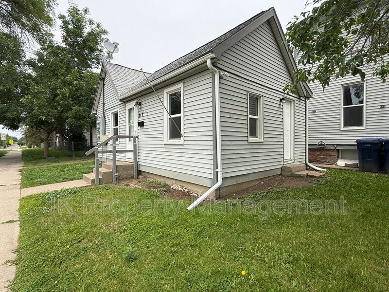 Great Falls House: 517 13th Street S