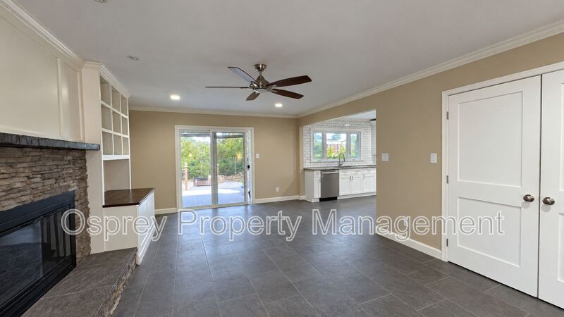 Beautifully Renovated 3-Bedroom Home in Virginia Beach! - Photo 10
