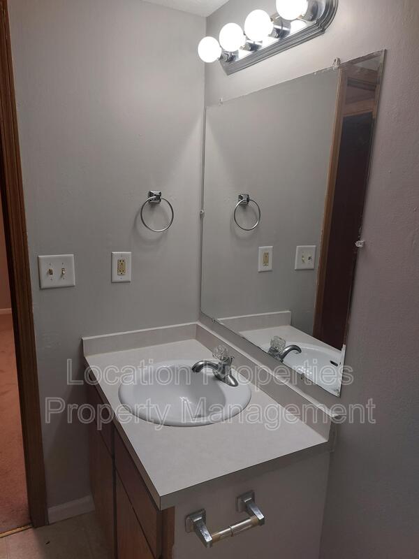 3810 Overland Drive - 3, Lawrence, Kansas rental photo 11 of 20