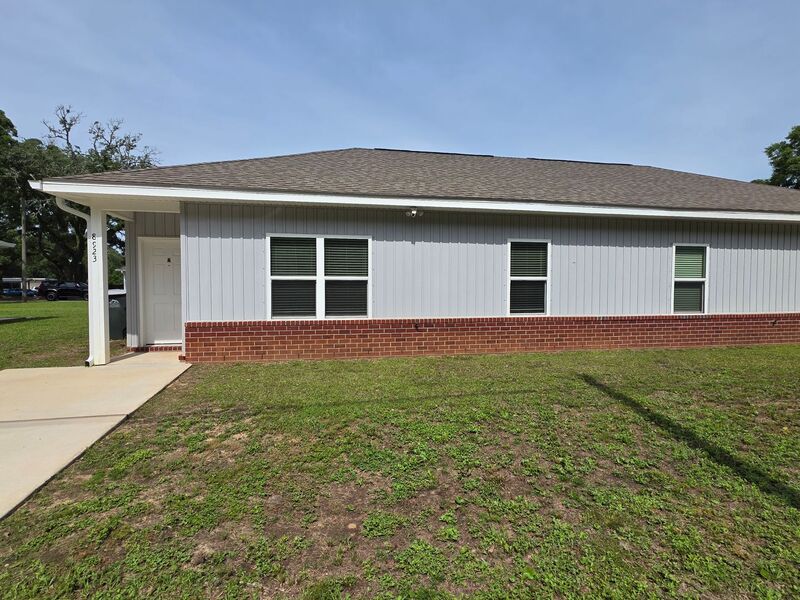 Pensacola House: 8923 Untreiner Ave A