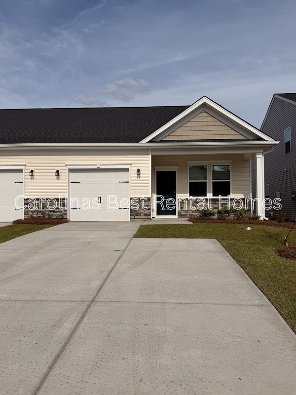 Lexington House: 449 Lady Liberty Way