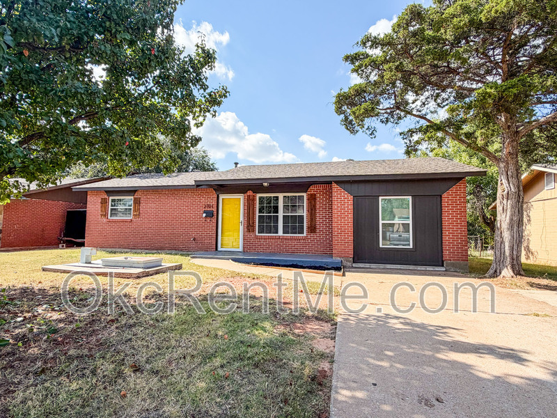 Moore House: 2701 Yorkshire Ave