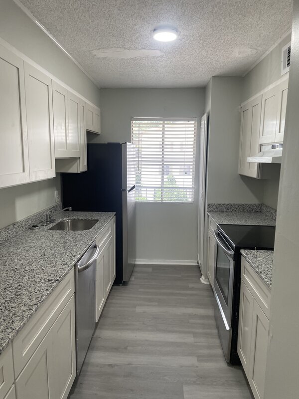 Columbia Condo: 1208 Bush River Rd