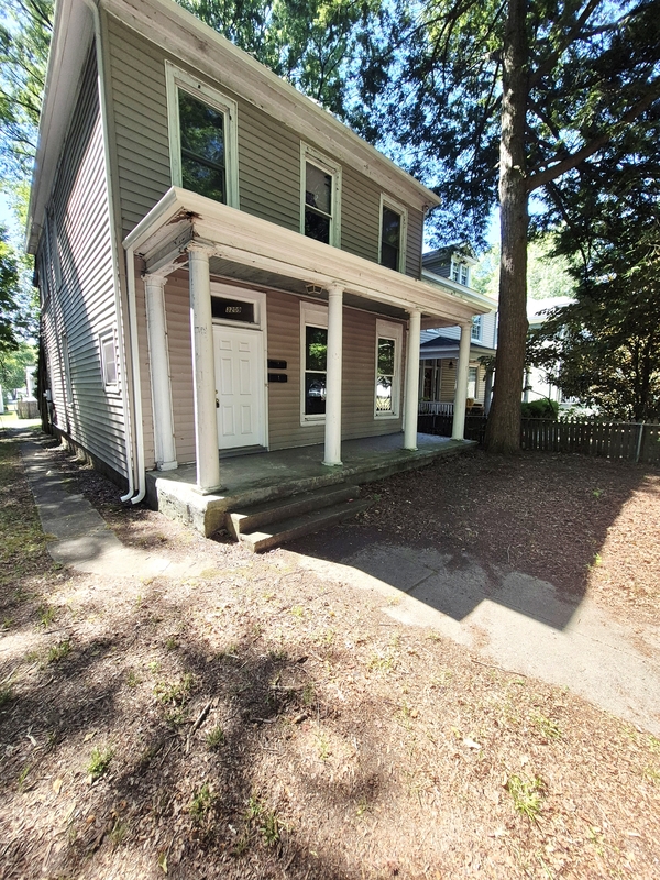 Richmond Condo: 3209 3rd Avenue - B