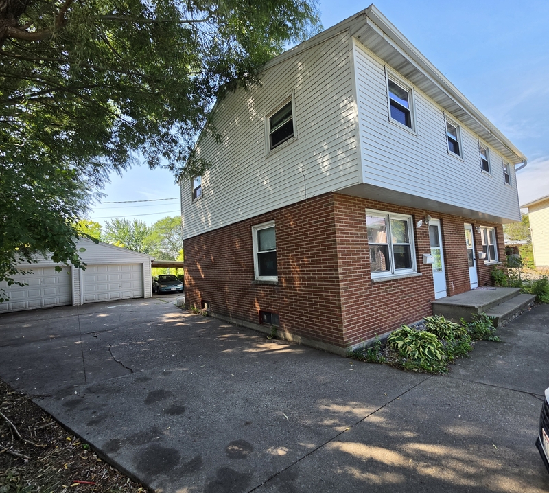 Neenah Condo: 1118 Melrose Court