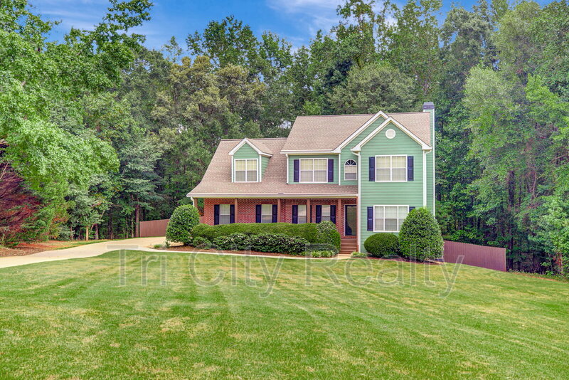 Senoia House: 75 Rock Mill Ct