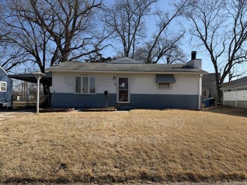 Florissant House: 330 S St Charles St