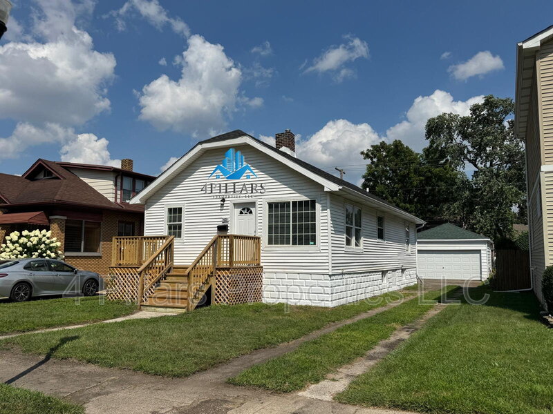 Hammond House: 7435 Jackson Avenue