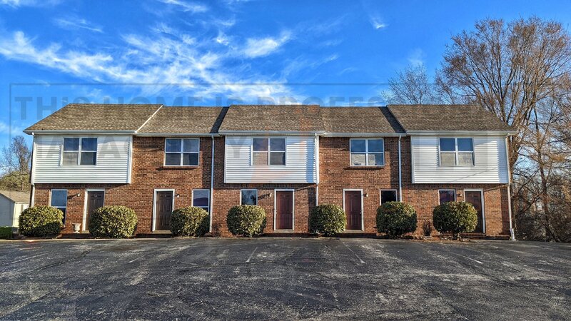 Clarksville Townhome: 1531 E Knollwood Circle