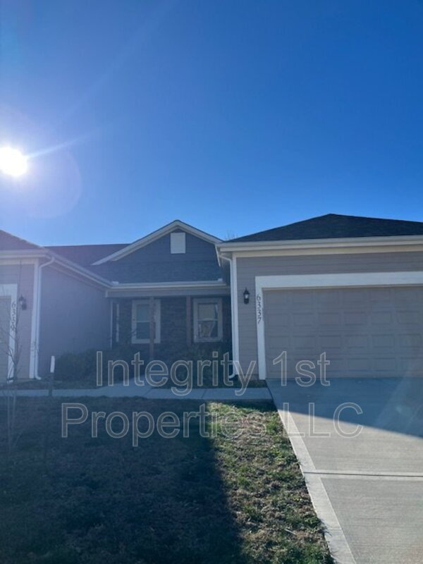 Kansas City Townhome: 6339 NE 44th St