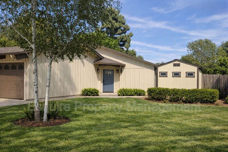SOMIS Condo: 4290 ASPEN LN