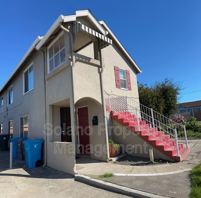 Vallejo Condo: 1820 Carolina St -