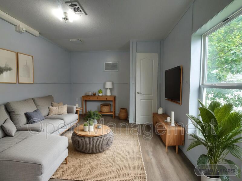 Republic House: 7534 US-60