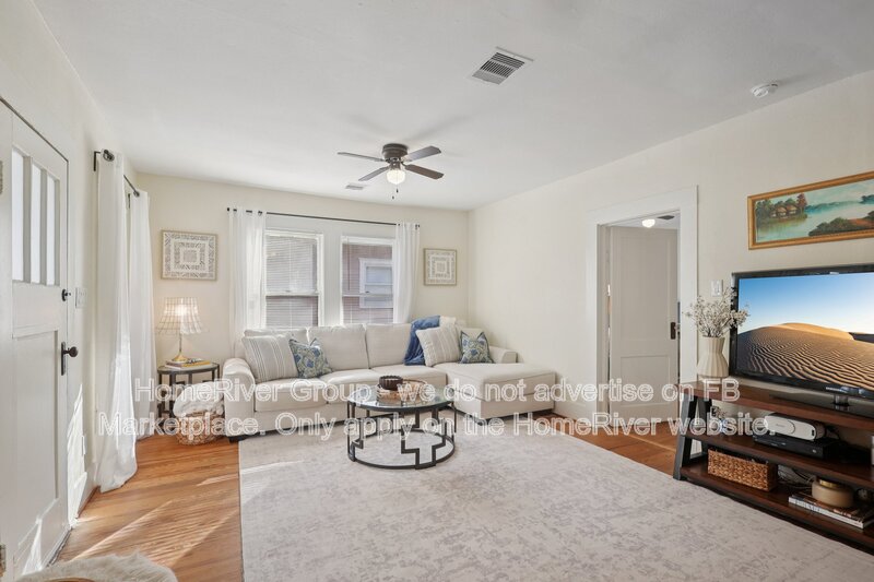 Houston House: 1219 Tulane St