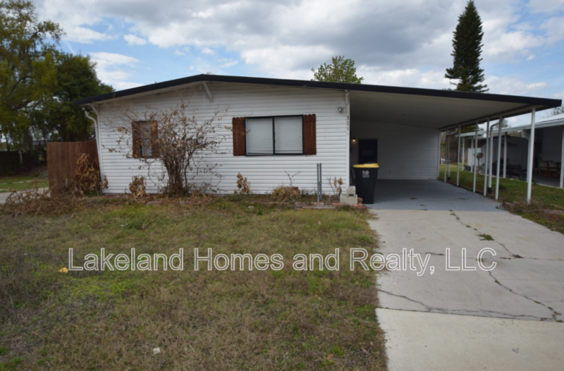 Lakeland House: 3134 Skyview Drive