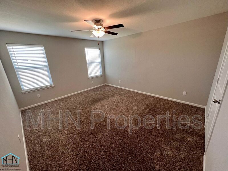 3 bed/2.5 bath GORGEOUS 2 story, conveniently located in Converse near Randolph AFB - Photo 10