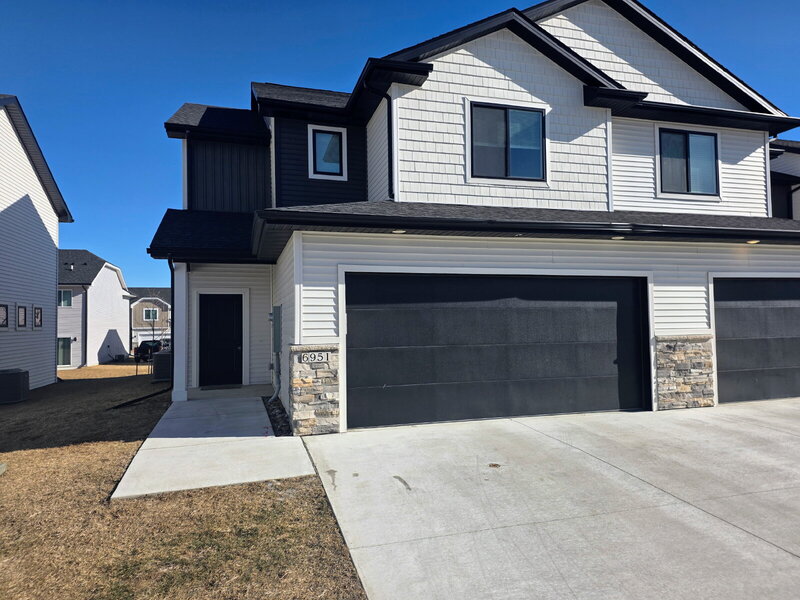 Johnston Townhome: 6951 Bluebell Court