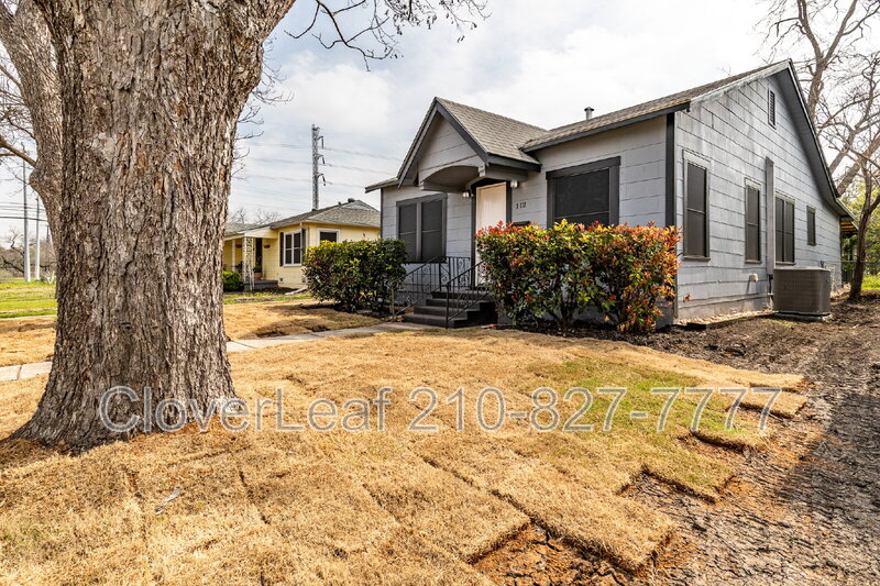 San Antonio House: 112 Hermine Blvd