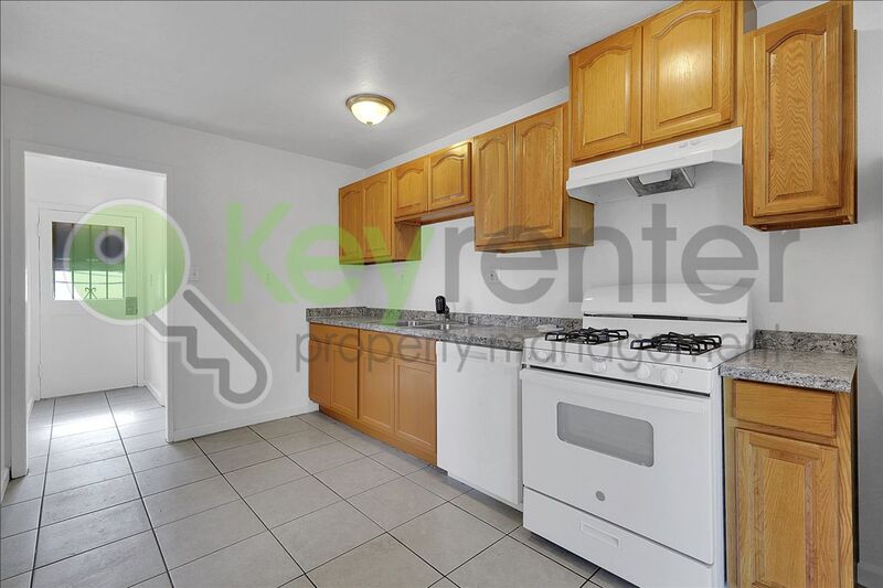Sacramento House: 4806 Yosemite Avenue