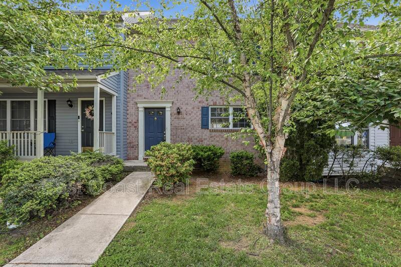 Martinsburg Townhome: 24 Mabel Ln