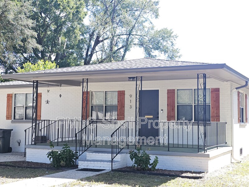 Pensacola House: 913 W Hernandez St