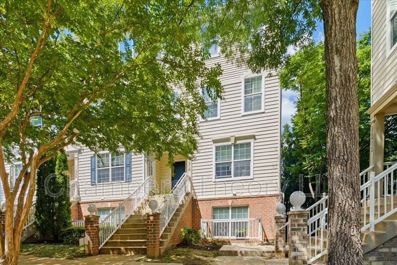 Silver Spring Condo: 11308 King George Dr
