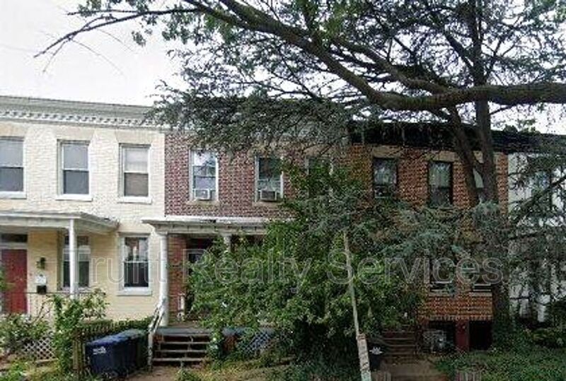 Washington Condo: 711 14th St SE