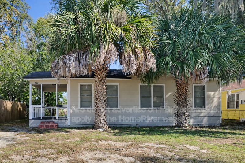 Jacksonville House: 8127 Lexington Dr