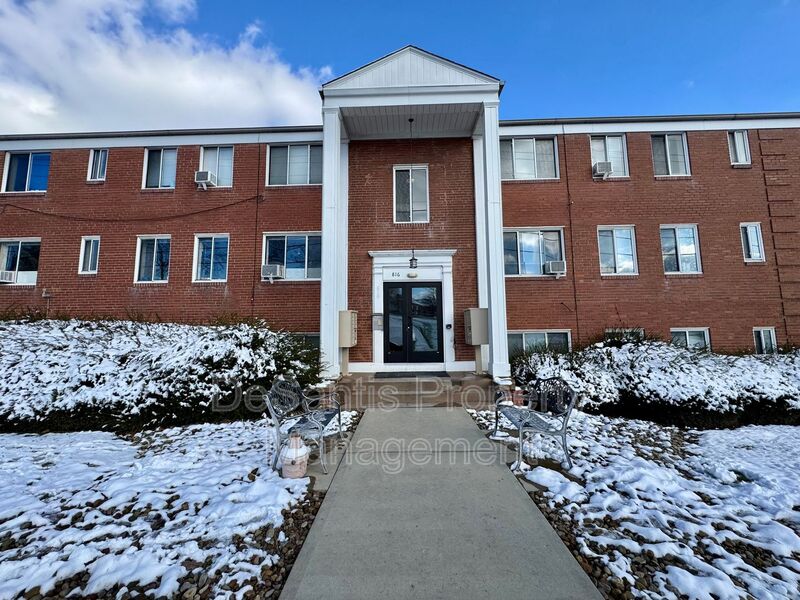 Pittsburgh Condo: 816 Perry Highway