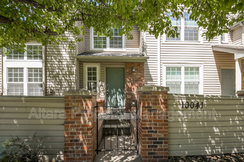 Aurora Townhome: 10041 E Mexico Ave