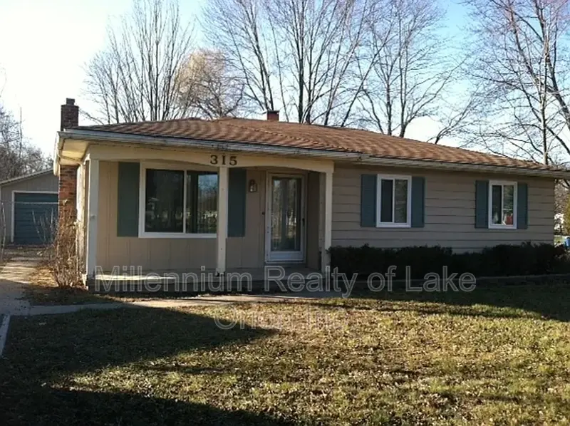 Holly House: 315 Crescent Ave