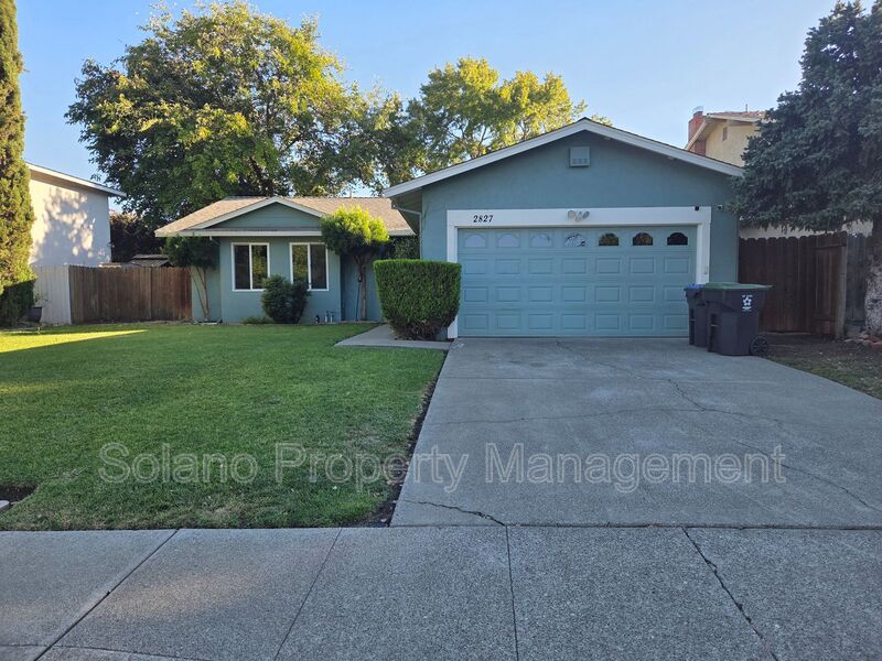 Fairfield House: 2827 Owens St