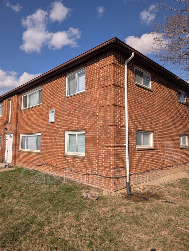 Columbus House: 3632 Cushing Dr
