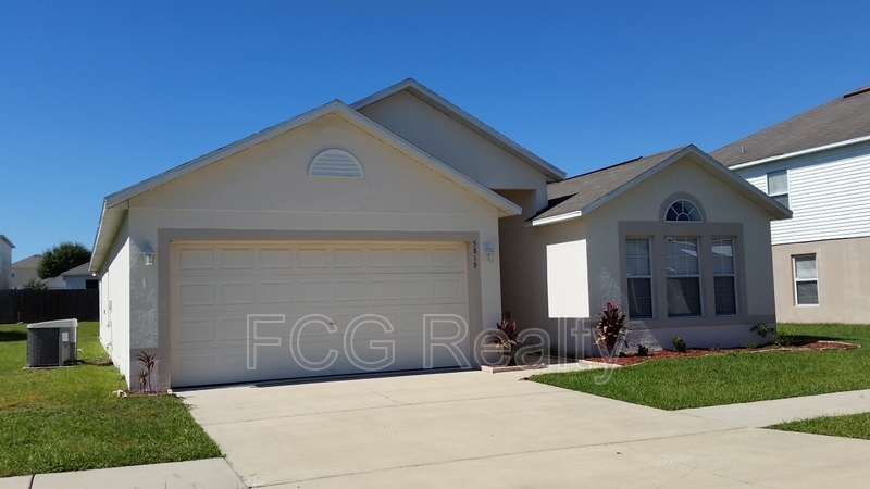 Winter Haven House: 5819 Windridge Dr