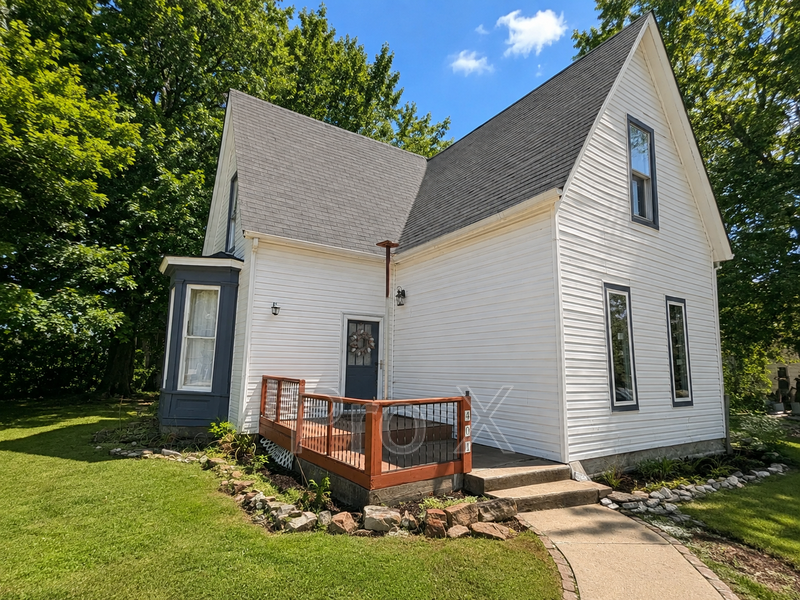 Lamar House: 401 E 10th St