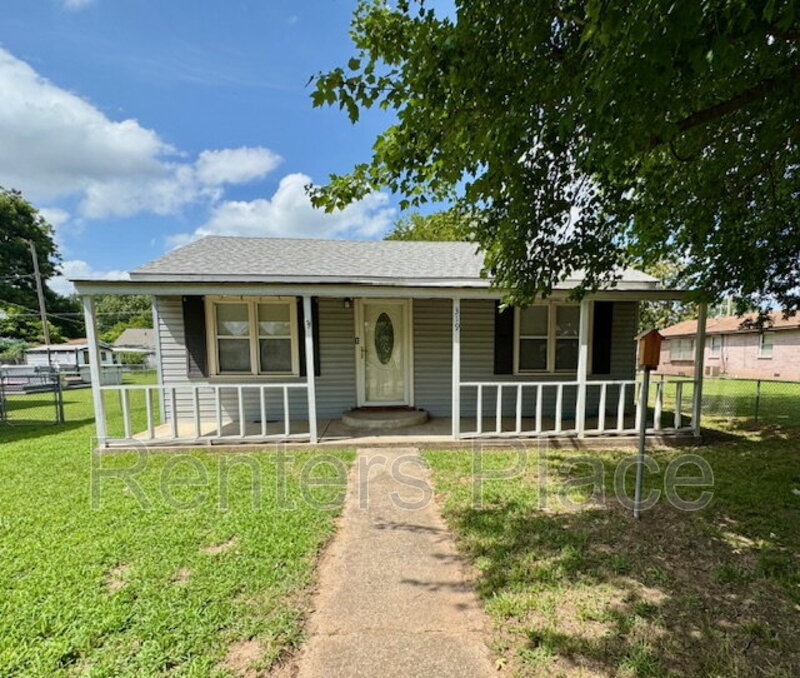 Bixby House: 319 East Dawes Avenue