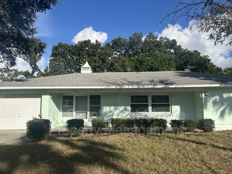 Dunedin House: 777 Marjon Ave