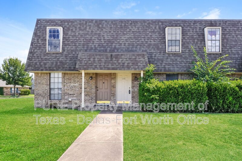 Benbrook House: 1128 Highbush Drive