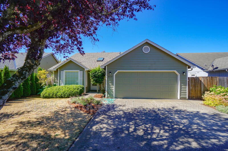 Vancouver House: 2115 NW 143rd Cir