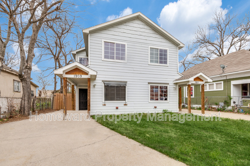 Fort Worth House: 1909 May Street