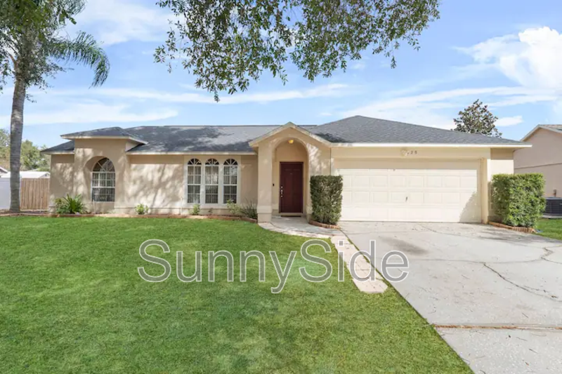 Davenport House: 820 Briargrove Ave