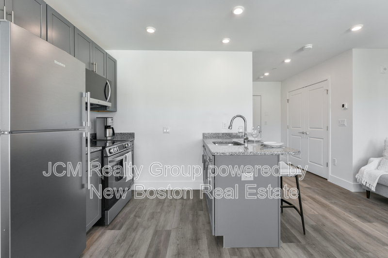 Lynn Condo: 585 Essex Street