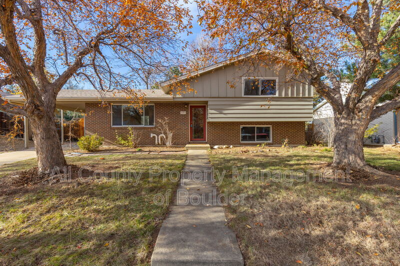 Boulder House: 4481 Hamilton Ct