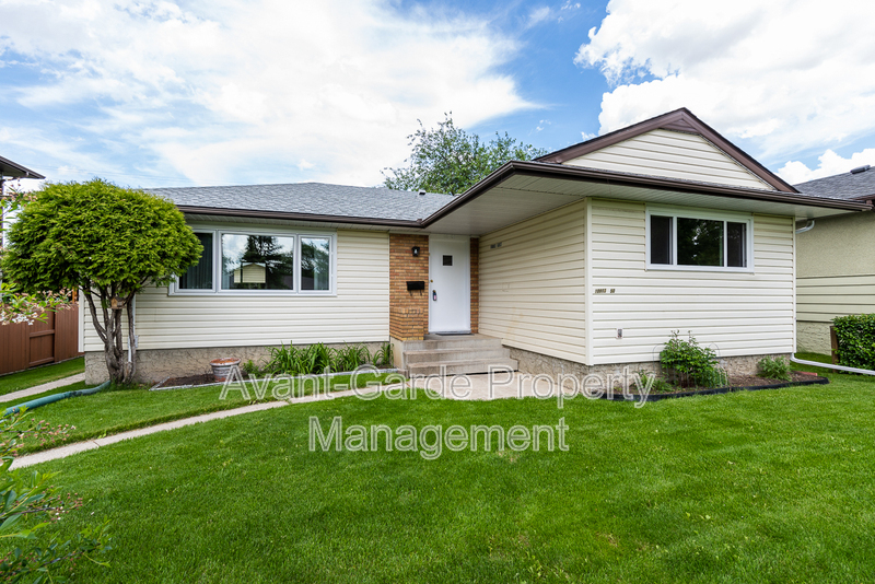 Edmonton House: 10803 50 St NW