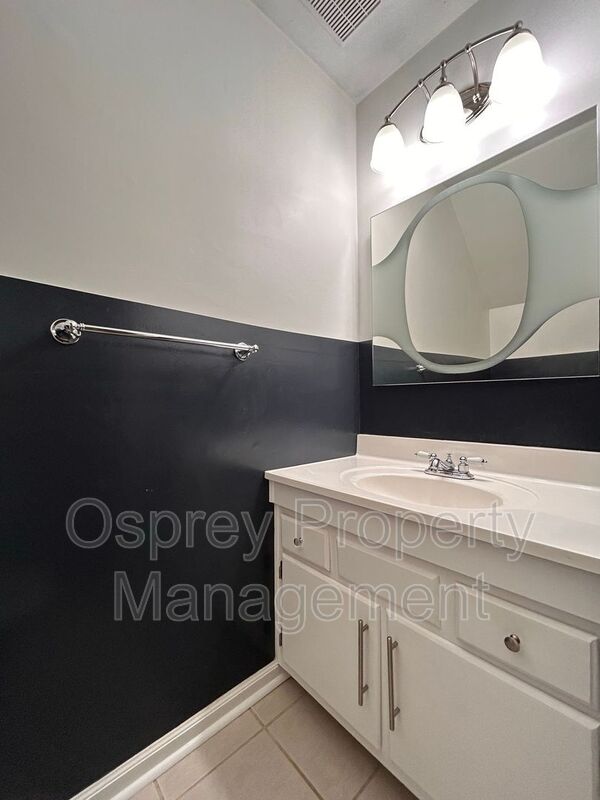 Welcome to this charming 3 bedroom 