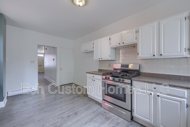 Lancaster House: 464 Lafayette St