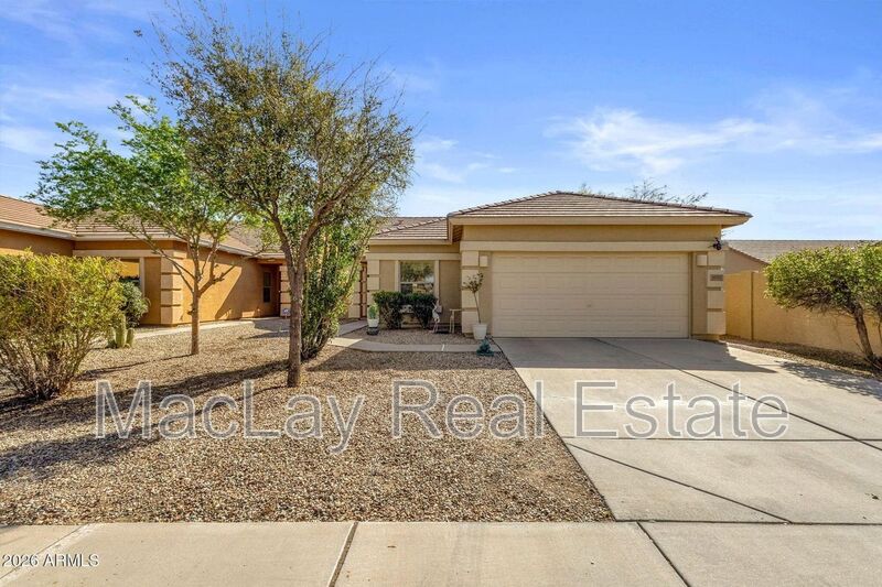 Maricopa House: 18337 N Soft Wind Dr