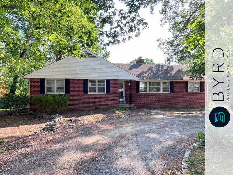 Richmond House: 7736 Turf Ln
